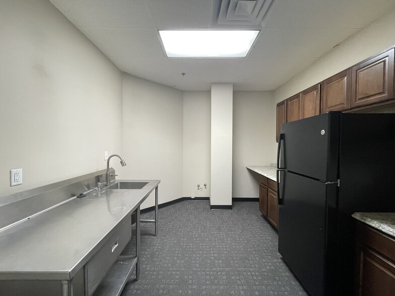 More Photos Of 133 S 27th Ave, Brighton Showroom For Sale