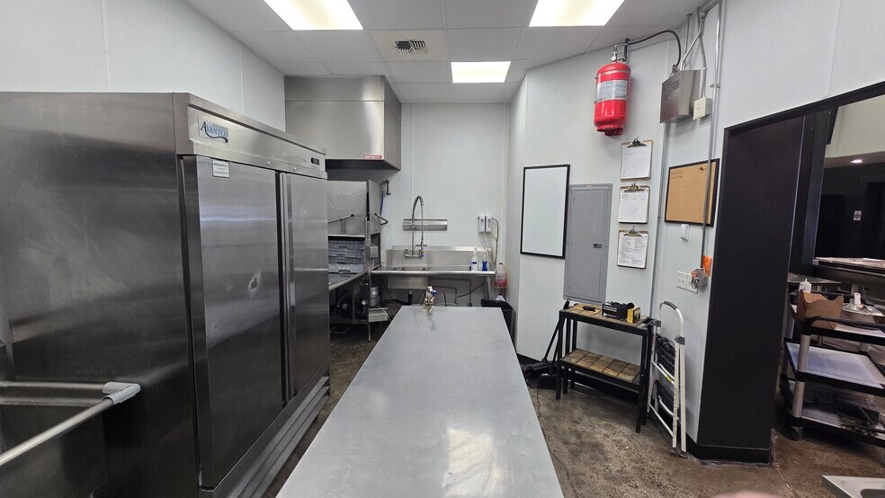 More Photos Of 1912 4th St, La Grande General Retail For Lease