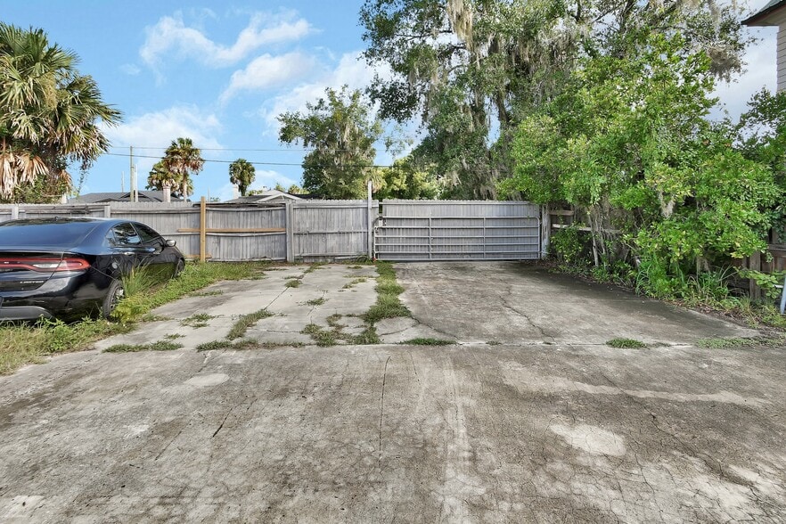 More Photos Of 309 S Florida Ave, Deland Auto Repair For Sale