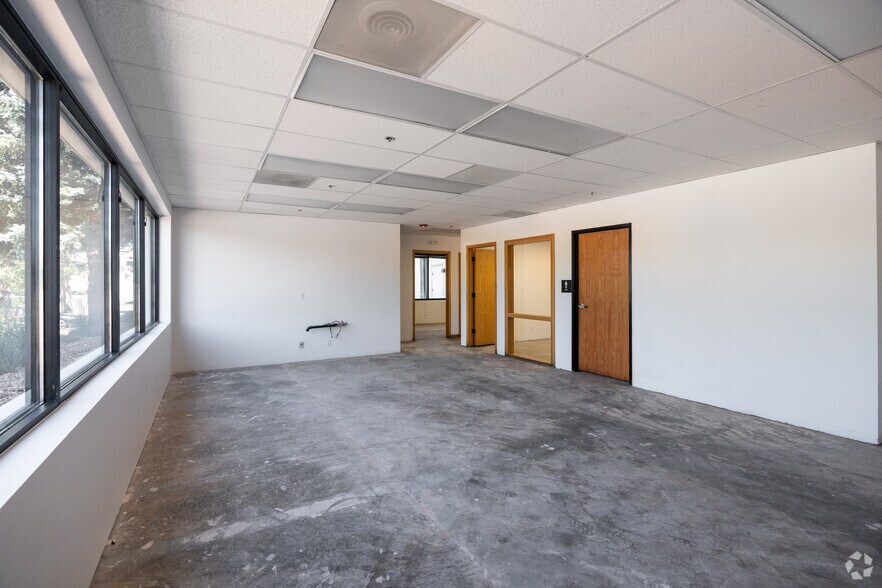 More Photos Of 3550 Odessa Way, Aurora Manufacturing For Lease