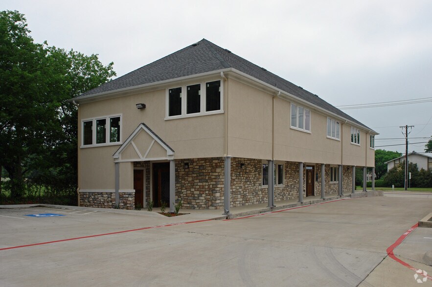 More Photos Of 320 W Belt Line Rd, Cedar Hill Loft Creative Space For Lease