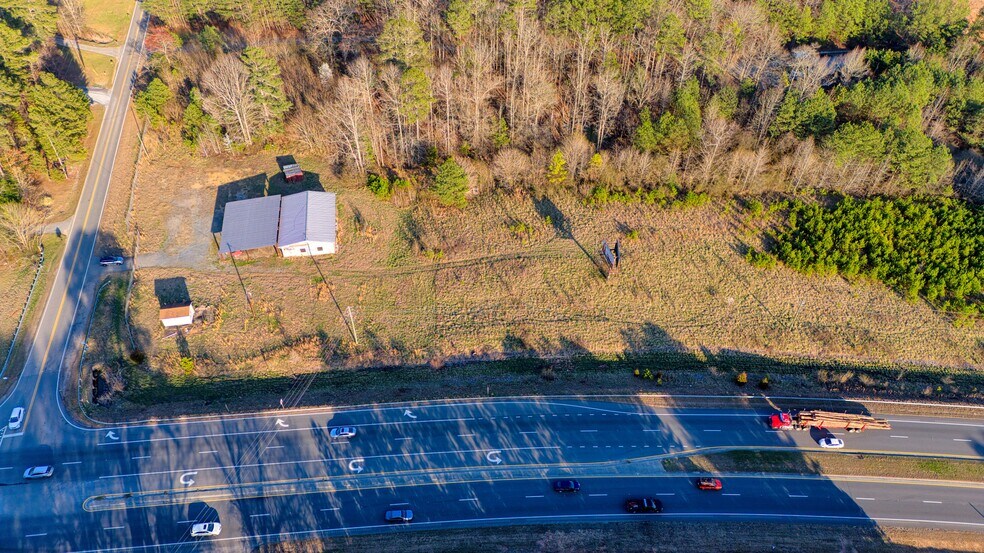 More Photos Of 10 Doyle Rd SE, Lindale Flex For Sale