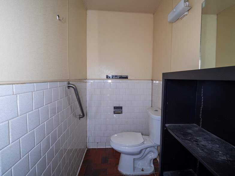 More Photos Of 1475 S Sunnylane Rd, Oklahoma City Freestanding For Sale
