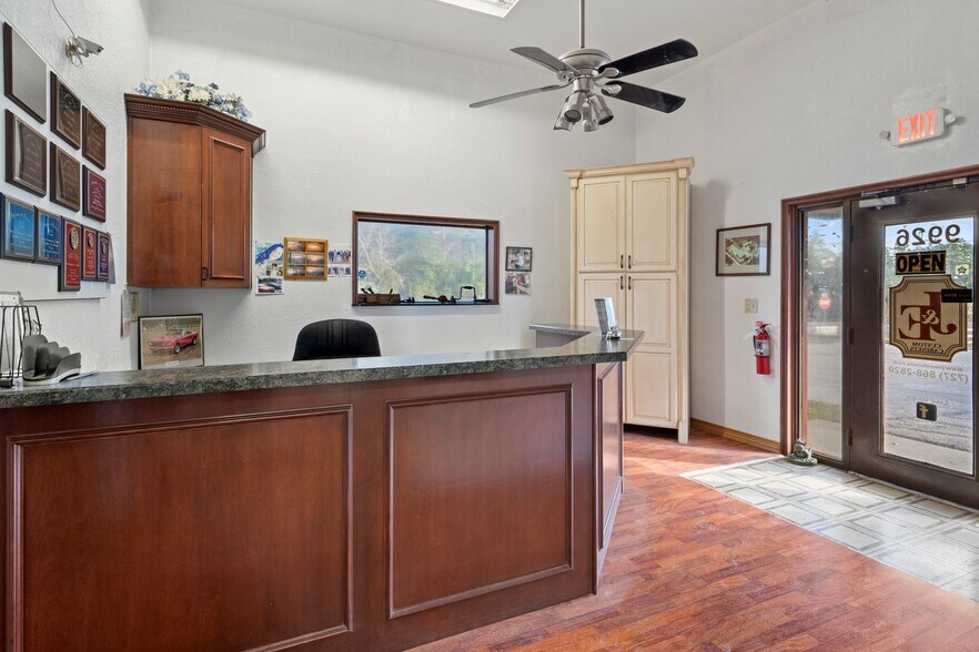 More Photos Of 9926 Denton Ave, Hudson Warehouse For Lease