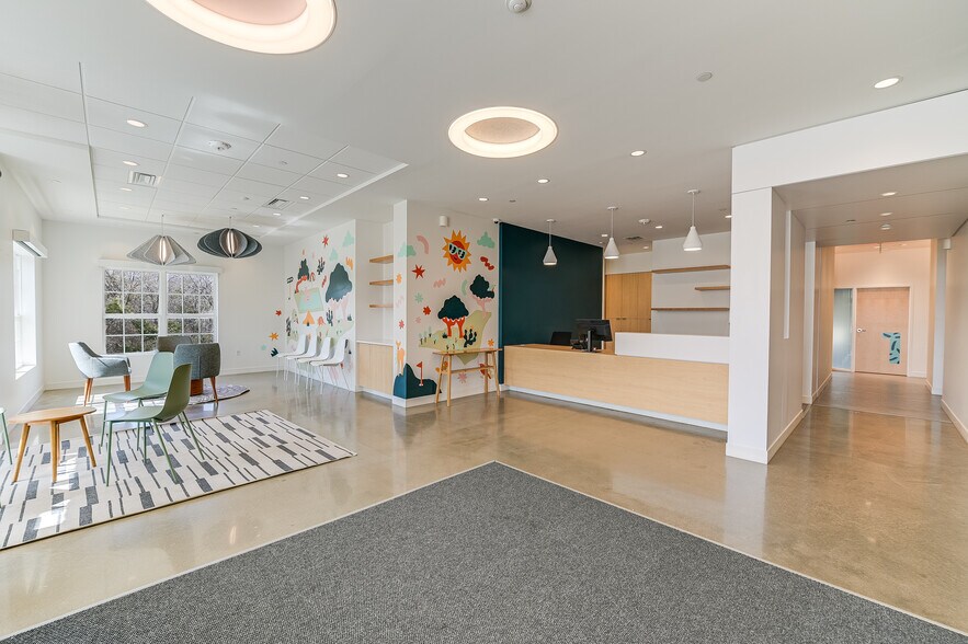 More Photos Of 5915 La Crosse Ave, Austin Medical For Sale