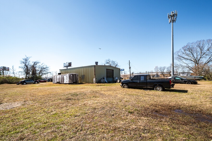 More Photos Of 2025 FM 1960 Bypass Rd E, Humble General Retail For Sale