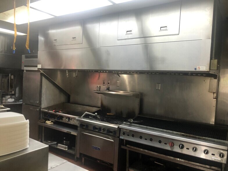 More Photos Of 1084 Murfreesboro Pike, Nashville General Retail For Sale