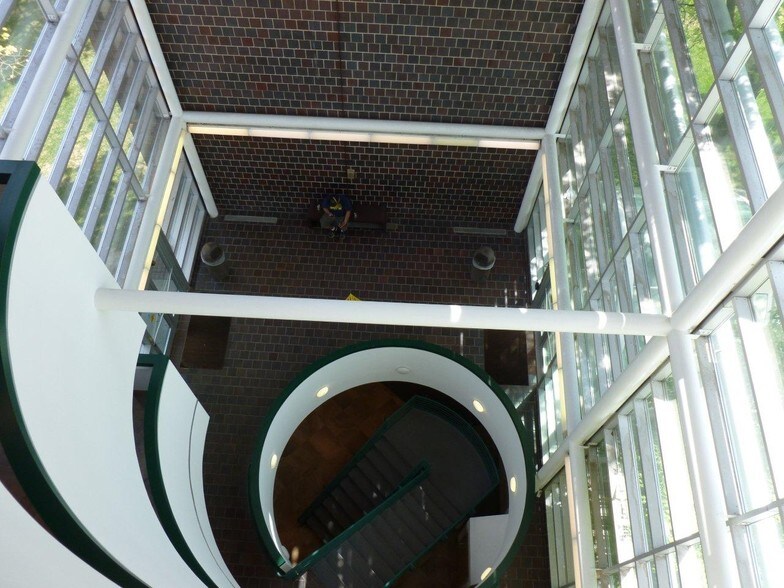 More Photos Of 29877 Telegraph Rd, Southfield Medical For Lease