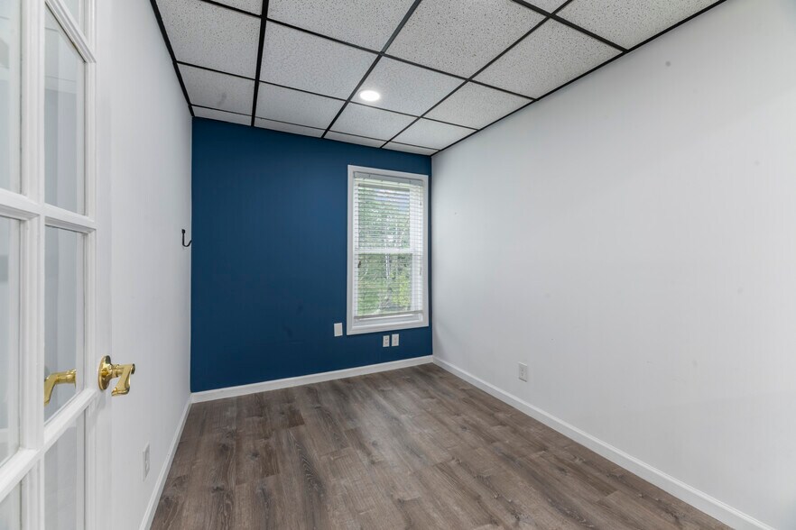 More Photos Of 32 Jefferson Plz, Princeton Medical For Sale