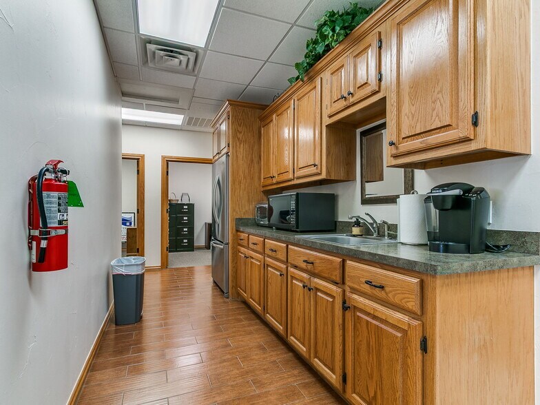 More Photos Of 2326-2350 N Interstate Dr, Norman Office For Sale