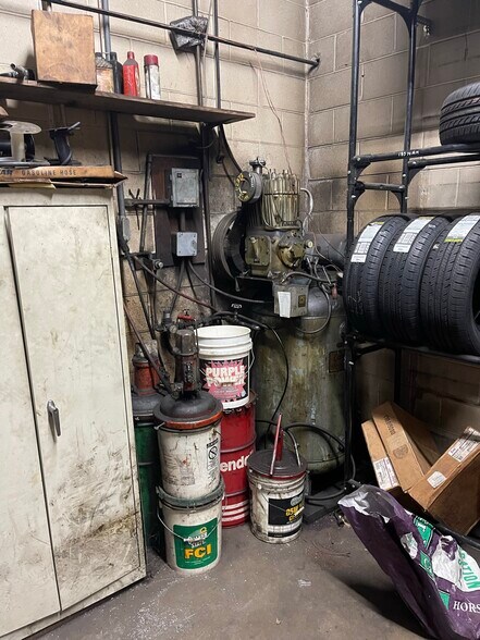 More Photos Of 203 Sparta St, McMinnville Service Station For Sale