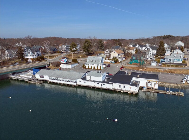 More Photos Of 9 Water St, Kittery General Retail For Lease