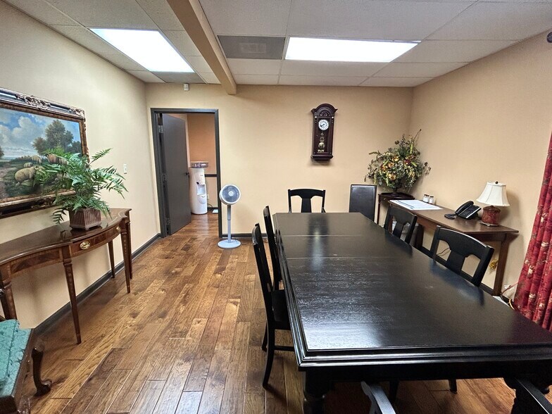 More Photos Of 4735-4739 Spottswood Ave, Memphis Medical For Sale