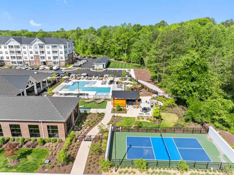 More Photos Of 12400 Dutton Rd, Midlothian Apartments For Sale