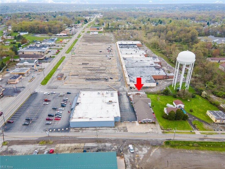 More Photos Of 28-34 Jacobs Rd, Youngstown Restaurant For Sale