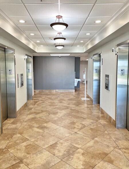 More Photos Of 227 N Bronough St, Tallahassee Office For Lease