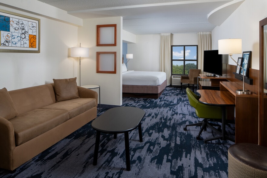 More Photos Of 2020 Sullivan Rd, Atlanta Hotel For Sale