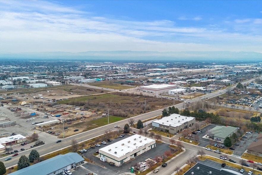 More Photos Of 1311 E Franklin Rd, Meridian Warehouse For Lease