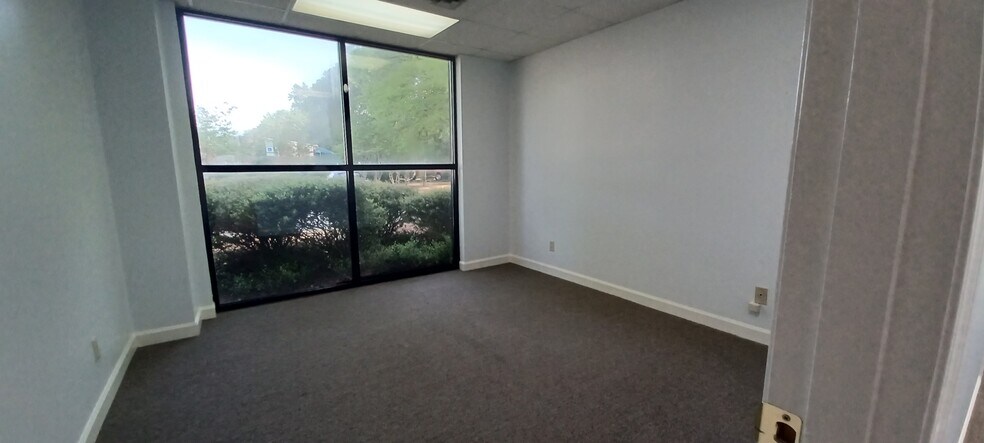 More Photos Of 210 Exchange Pl NW, Huntsville Office For Lease