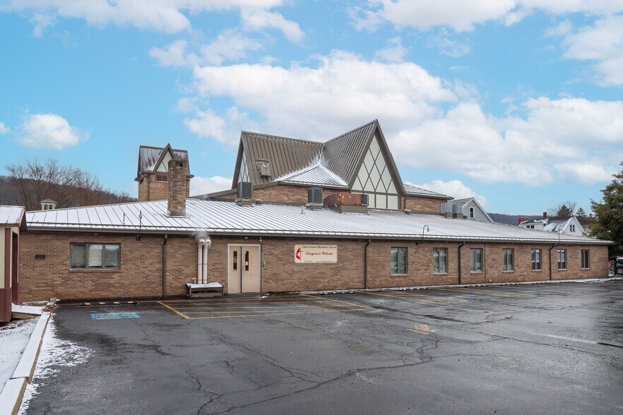 More Photos Of 1135 Buffalo St, Franklin Religious Facility For Sale