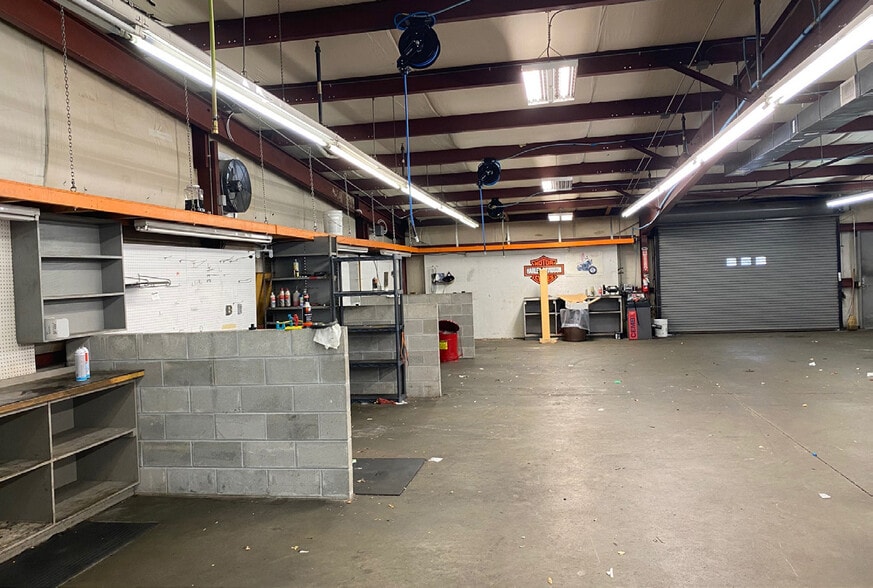 More Photos Of 385 N Witchduck Rd, Virginia Beach Freestanding For Sale