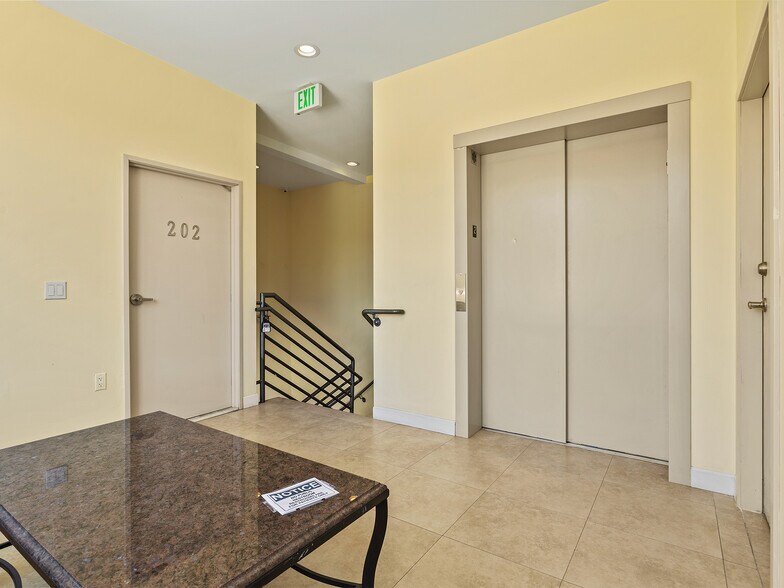 More Photos Of 7335-7341 Foothill Blvd, Tujunga Light Manufacturing For Sale