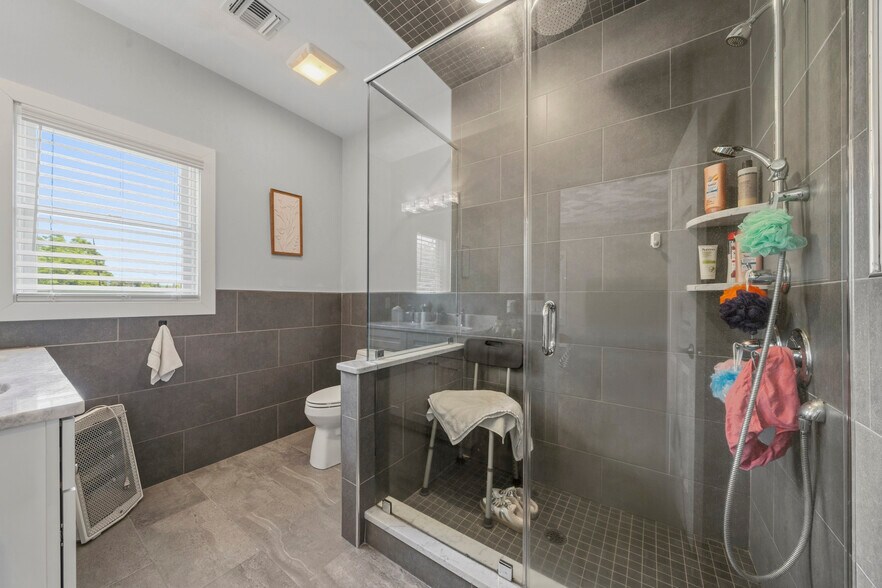 More Photos Of 812 Broad St, Milford Apartments For Sale