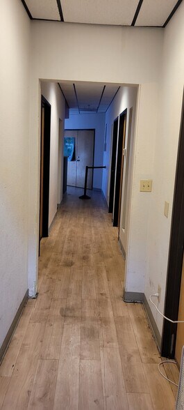 More Photos Of 601 Commerce Dr, Roseville Flex For Lease