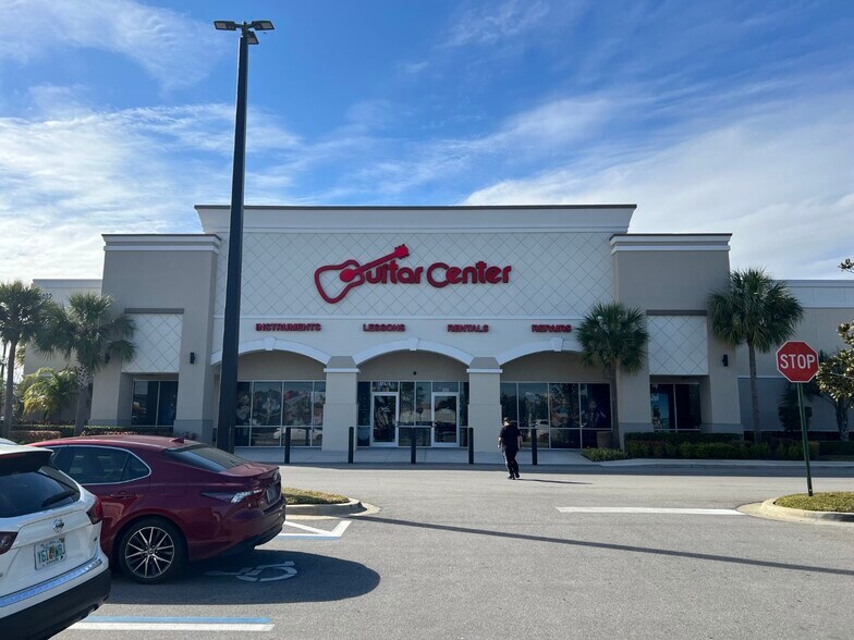 Primary Photo Of 12402 S Orange Blossom Trl, Orlando Unknown For Lease