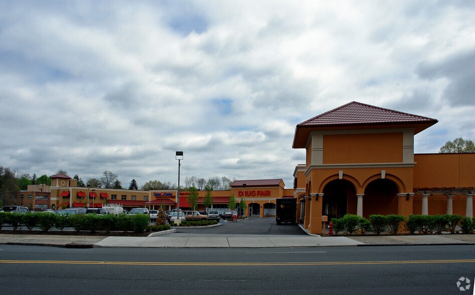 More Photos Of 2929-2933 Vauxhall Rd, Vauxhall Storefront For Lease