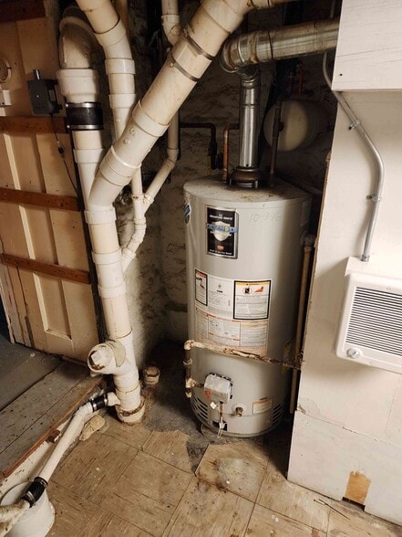 More Photos Of 114 E Main St, Saint Clairsville Restaurant For Lease