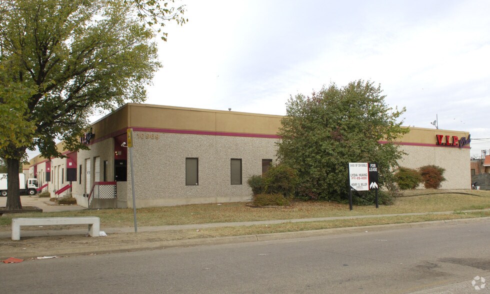 More Photos Of 10969 Shady Trl, Dallas Flex For Lease