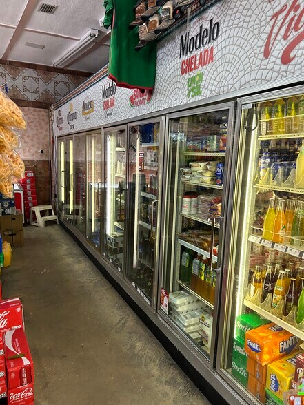 More Photos Of 18130 S US Highway 301, Wimauma Storefront For Sale