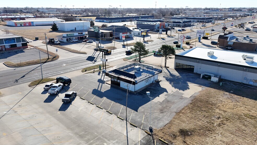 More Photos Of 809 S Air Depot Blvd, Oklahoma City Freestanding For Sale