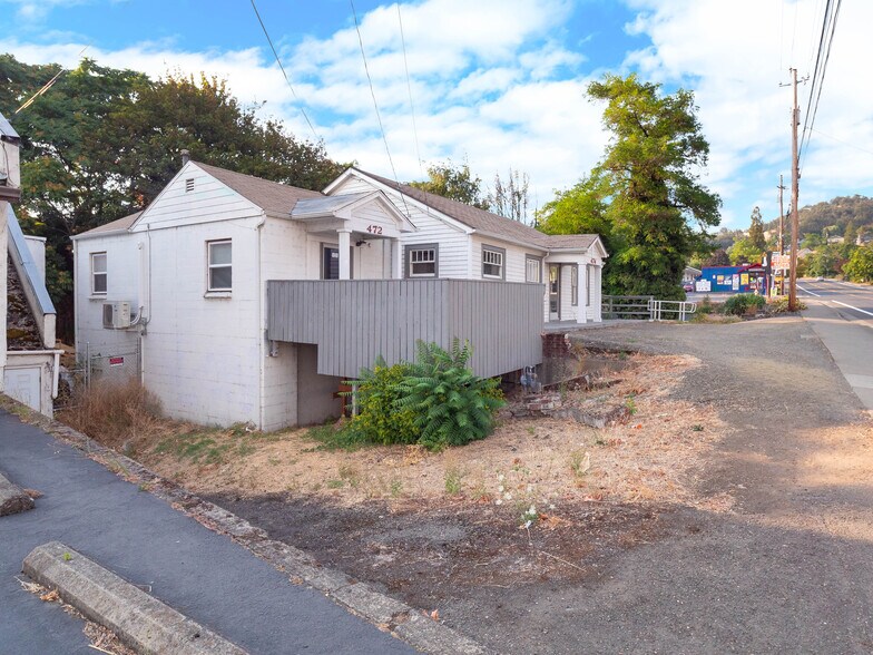 More Photos Of 482 NE Winchester St, Roseburg Freestanding For Sale