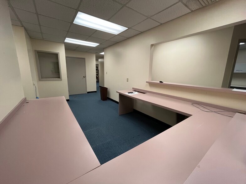 More Photos Of 11835 Fishing Point Dr, Newport News Office Residential For Lease