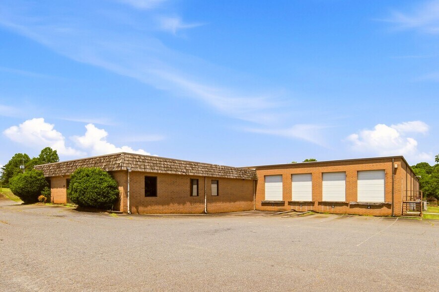 More Photos Of 7514 NC Hwy 10, Vale Manufacturing For Lease