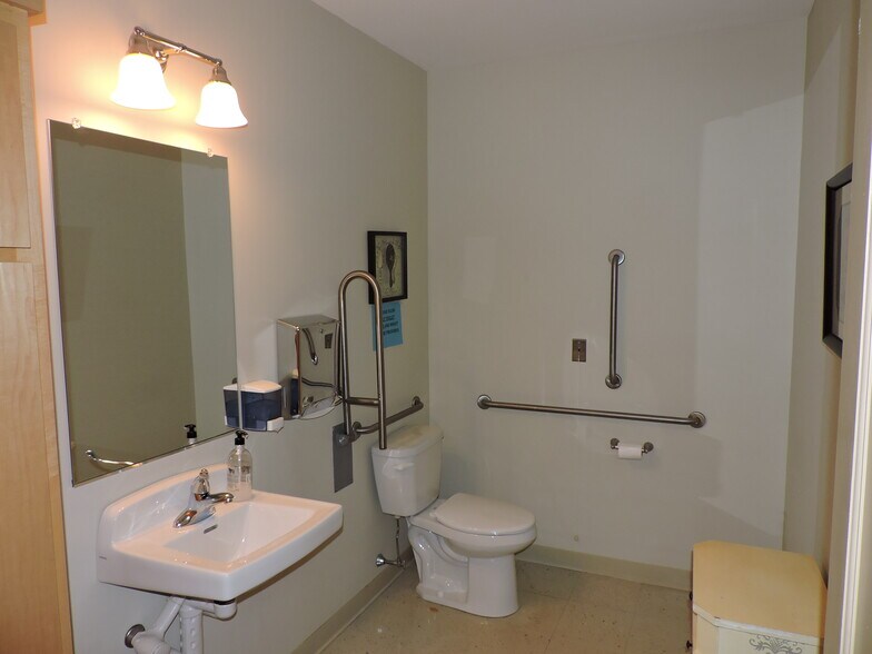 More Photos Of 280 Main St, Manchester Office For Sale