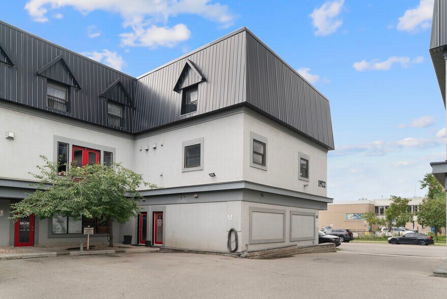 More Photos Of 1922 9th Ave SE, Calgary Storefront Retail Residential For Sale