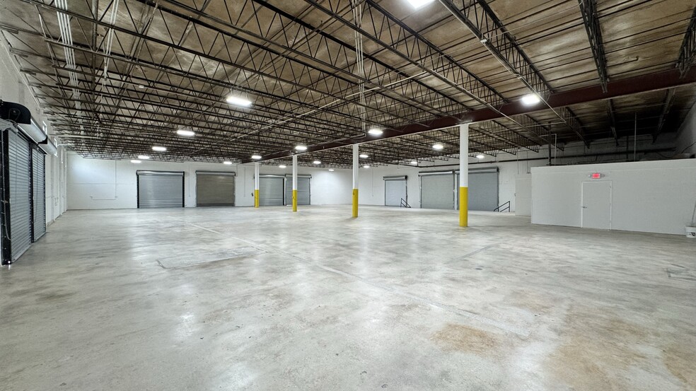 More Photos Of 7441-7571 NW 78th St, Medley Warehouse For Lease