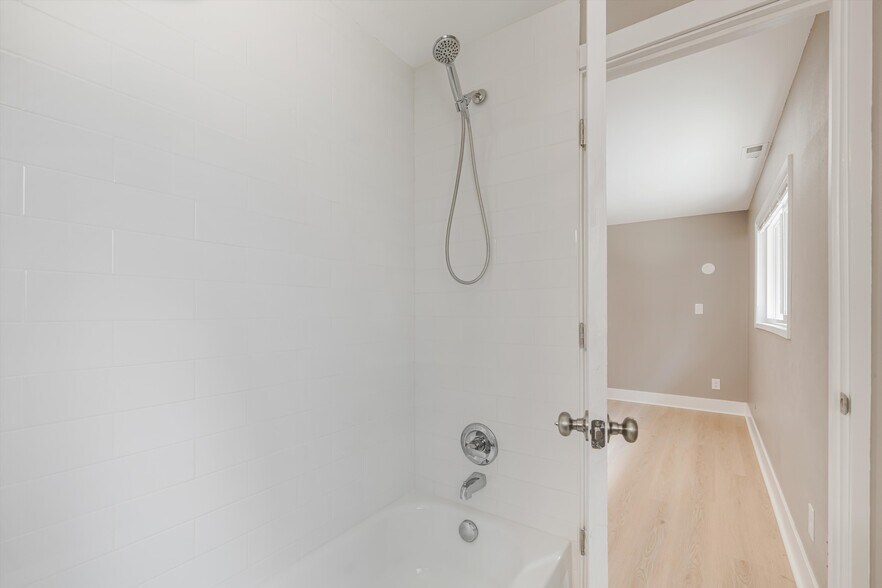 More Photos Of 2706 SE Spruce St, Hillsboro Healthcare For Sale