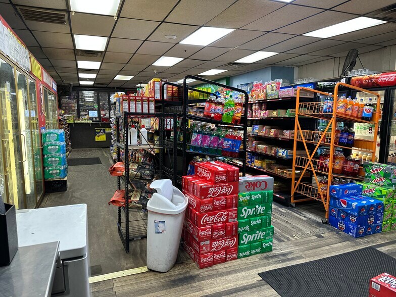 More Photos Of 944 E Muhammad Ali Blvd, Louisville Convenience Store For Sale