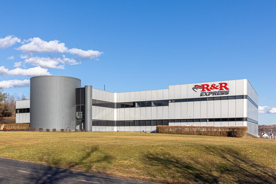 More Photos Of 100 Commerce Dr, Pittsburgh Office For Sale