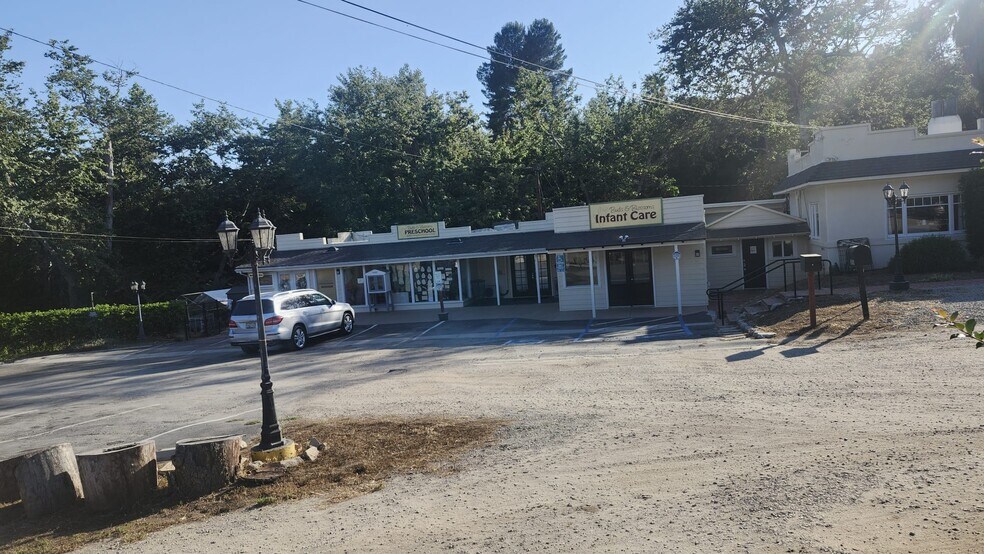 More Photos Of 2809 S Mission Rd, Fallbrook Freestanding For Lease
