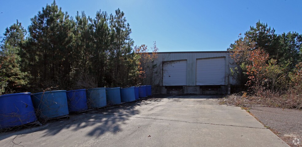 More Photos Of 150 Star Rd, Edgefield Warehouse For Sale