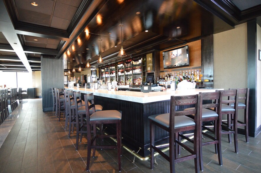 More Photos Of 4201 Congress St, Charlotte Office For Lease