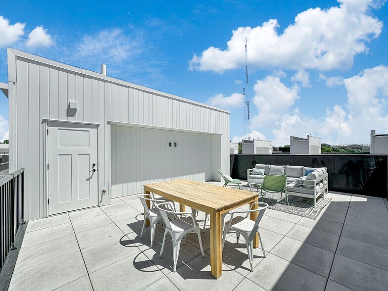 More Photos Of 1200 Keosauqua Way, Des Moines Apartments For Sale