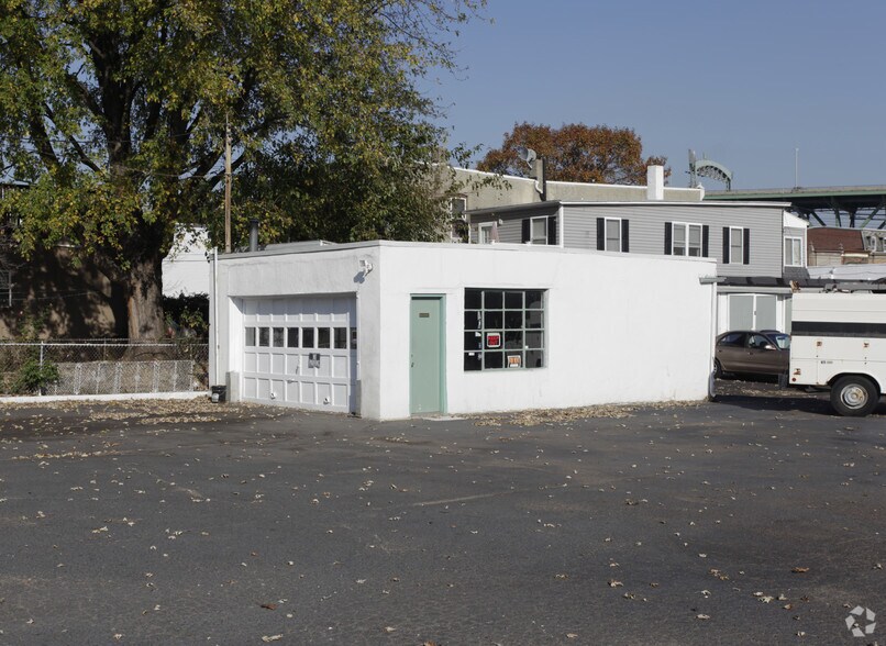 More Photos Of 301 N Broadway, Gloucester City Auto Dealership For Lease