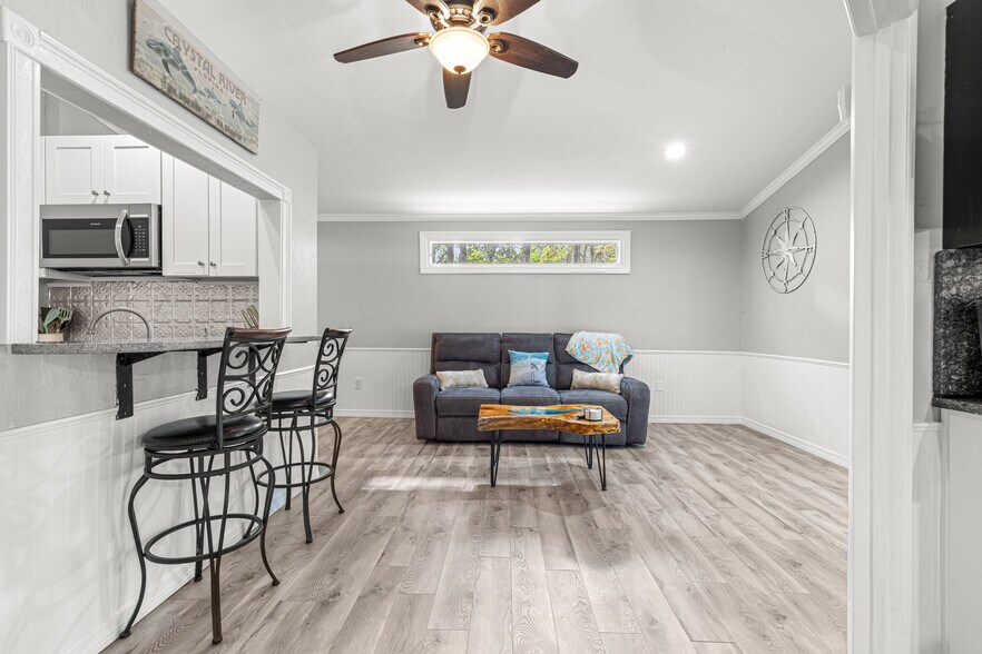 More Photos Of 110 NE Crystal St, Crystal River Specialty For Sale