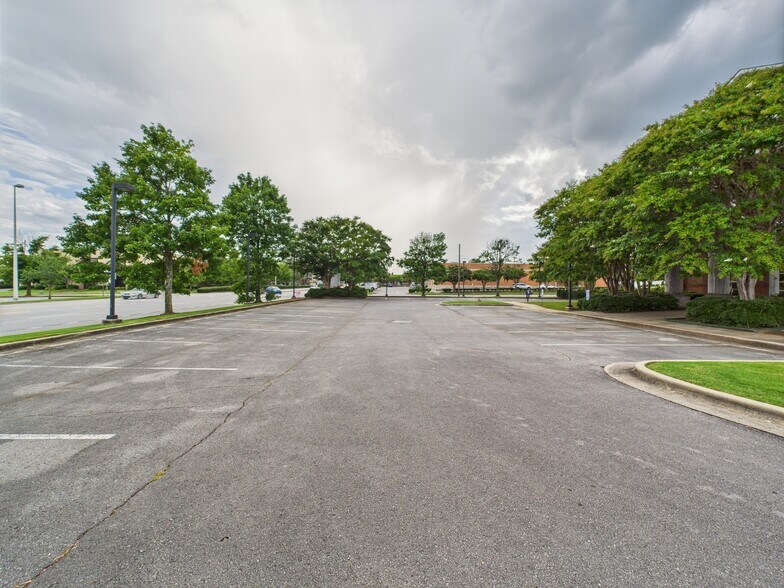 More Photos Of 201 E Dr Hicks Blvd, Florence Medical For Sale